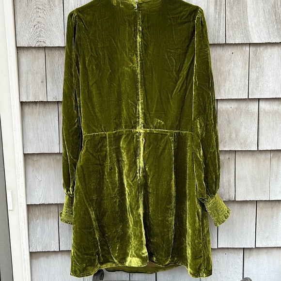 Melloday Green Velvet Dress - Picture 2 of 2